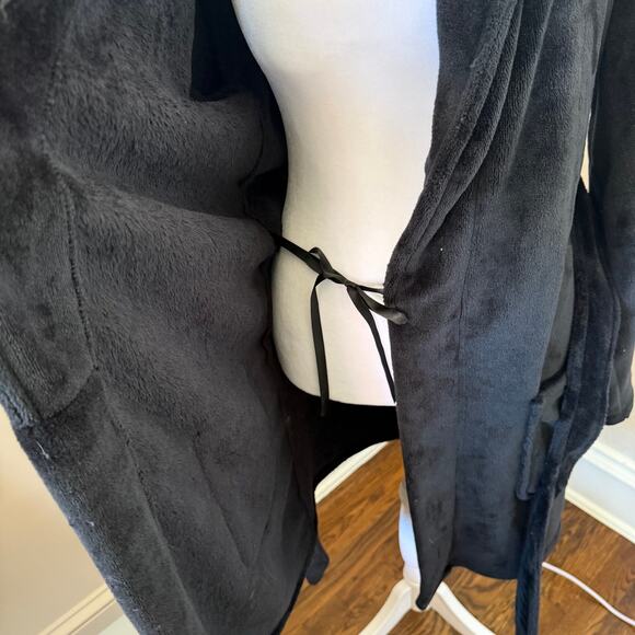 Victoria's Secret Cozy Short Black Pink Belted Robe Size XS Soft Plush - Picture 5 of 6